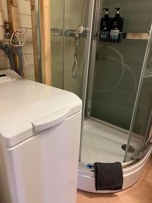 Idyllisk Minihus I Landlige Omgivelser - Med 5 Sengeplasser Og Parkering Åsen Exteriör bild