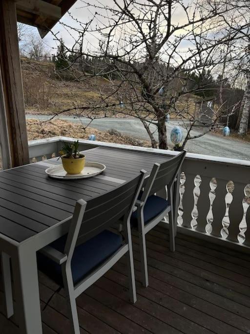 Idyllisk Minihus I Landlige Omgivelser - Med 5 Sengeplasser Og Parkering Åsen Exteriör bild